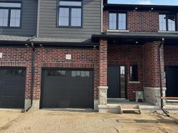 Oxford, Ontario - Patio, Parking, Deck