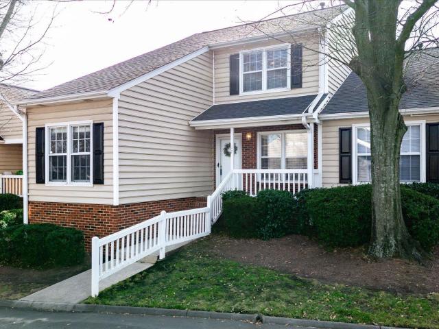 40 Wood Pointe Drive # Unit #17
