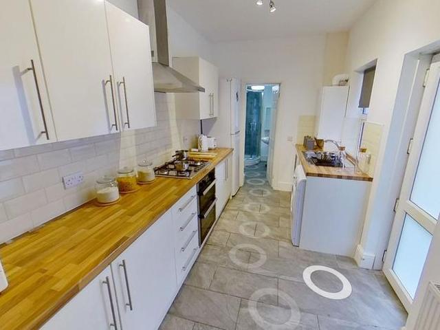 40 Woodborough Road, Nottingham, NG3 1AZ 5 bed house to rent £3,142 pcm £725 pw