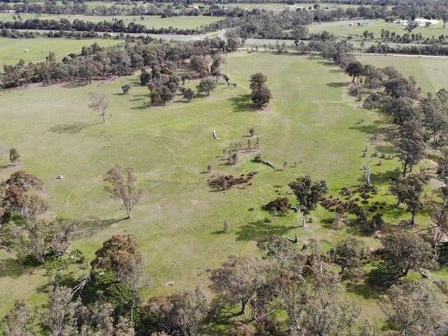 40 Acres with Approved Planning Permit