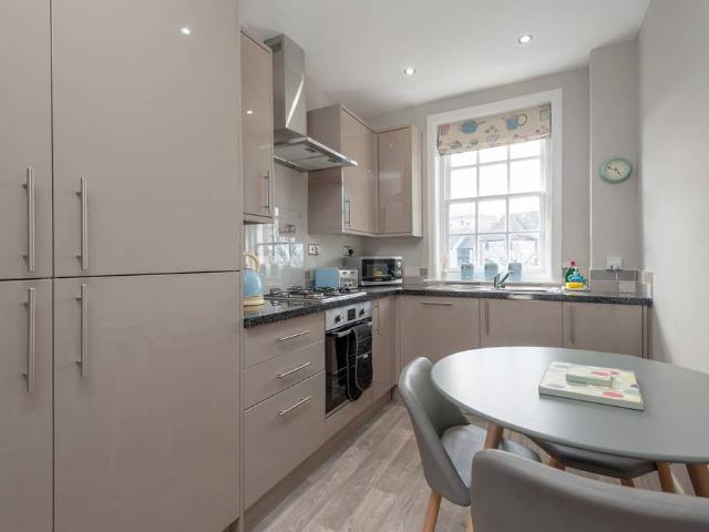 40 Abingdon Villas, London, W8