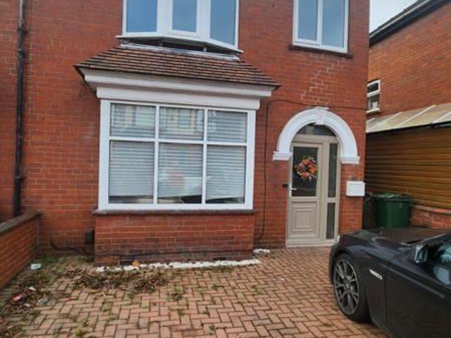 40 Balmoral Road, Doncaster, South. 3 bed semi detached house to rent £950 pcm £219 pw