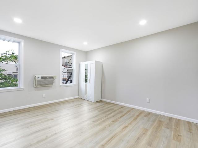 40 Beacon Avenue #3, Jersey City, US, NJ