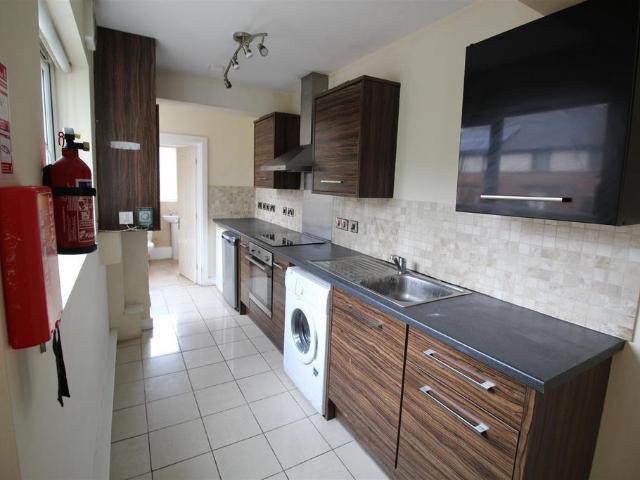 40 Belton Street, Forest Fields, NG7 6FY 3 bed house to rent £1,690 pcm £390 pw