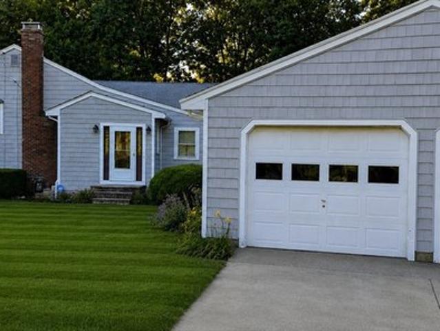 40 Border Rd, Holbrook, MA 02343