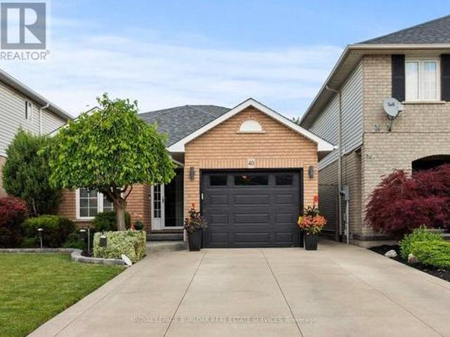 40 Bridgette Drive, Hamilton, ON, L9A 5J8 house for sale | Listing ID X13690 | Royal LePage