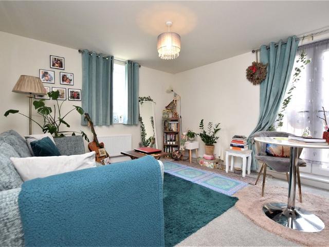 40, Carson Grove, Morley, Leeds, West Yorkshire, LS27 0GE