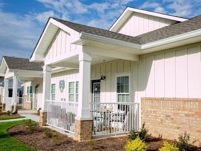 40 Cohen Walker Dr, Bonaire, GA 31005
