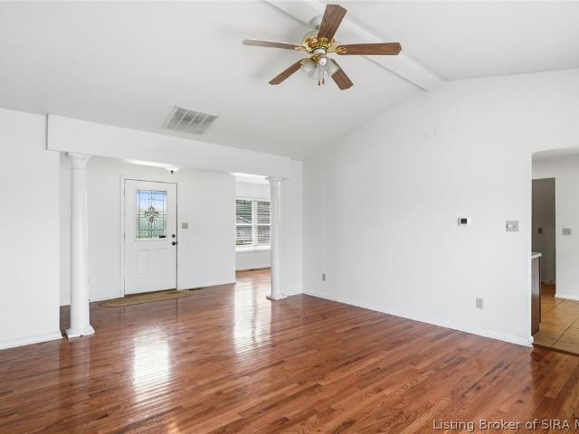 40 Country Manor Boulevard