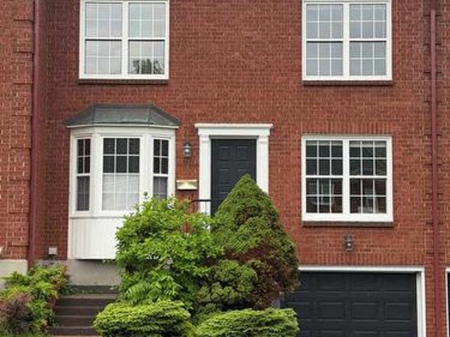 40 Country Club Place, Brockville, ON, K6V 6T9 townhouse for sale | Listing ID X13447 | Royal LePage