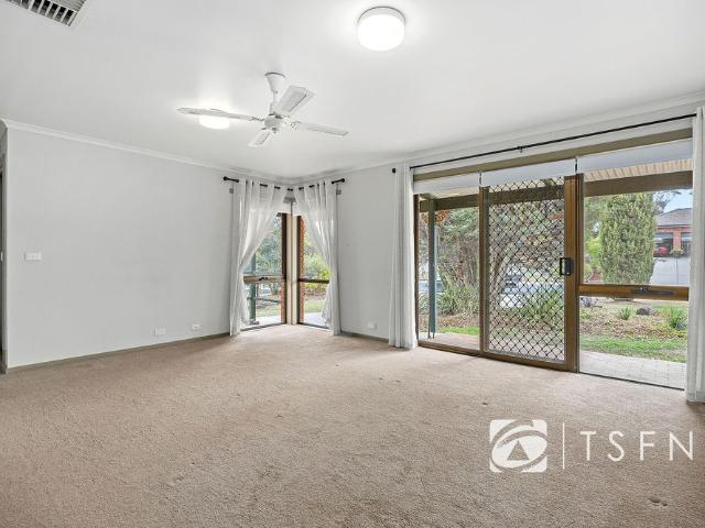 40 Clee Cres, Strathdale