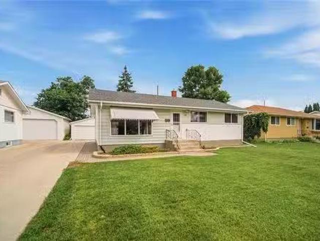 40 Echo Bay, Winnipeg, MB, R2J 2A3 house for sale Listing I.