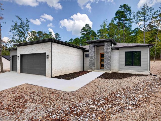 40 Estrella Way