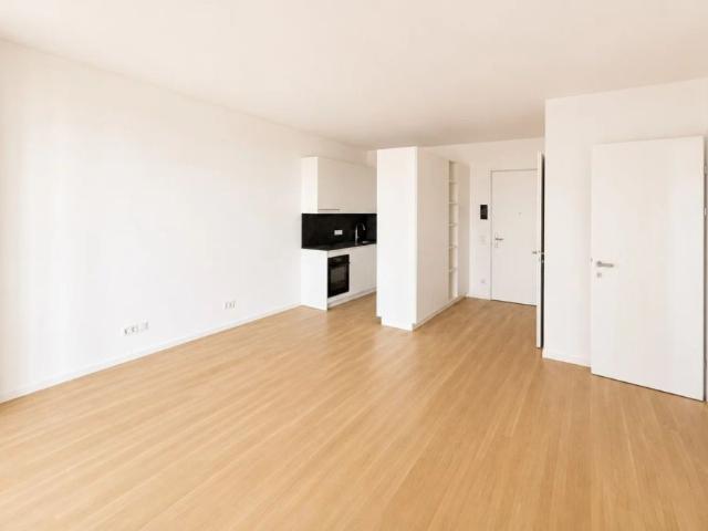 40. Etage Westseitiges 2 Zimmer Apartment mit Weitblick und Abendsonne