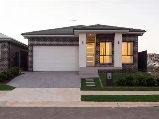 40 Fieldhouse Circuit, Campbelltown House for rent Listed by.