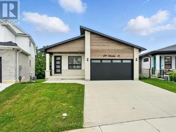 House for sale in Huron - Fireplace, Deck