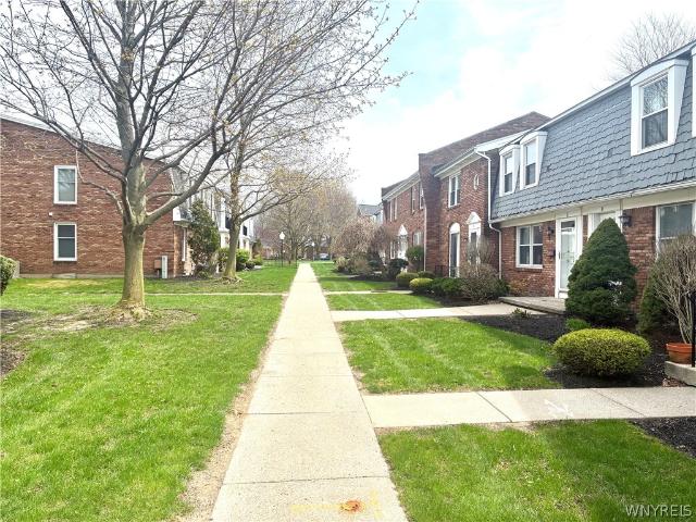 40 Hamlin Sq # B