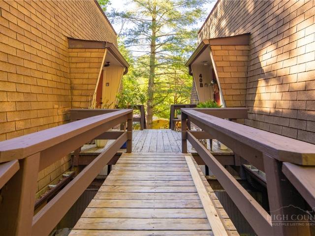 40 Hemlock Hill B