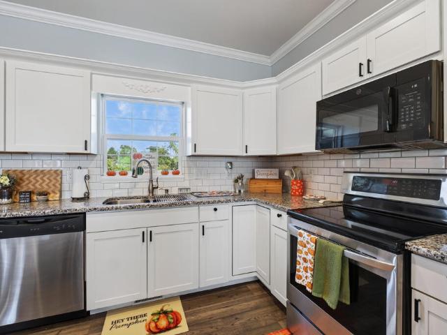 40 Highland Ridge Dr