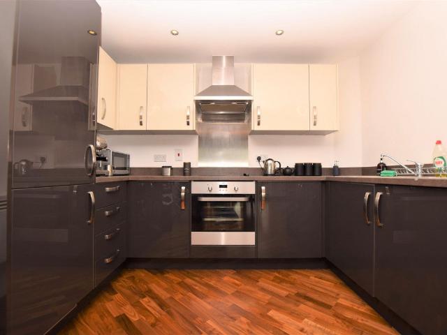 40 Keel Point Hawkings Road, Colchester CO2, 2 bed penthouse to rent, £1,550 pcm | PrimeLocation