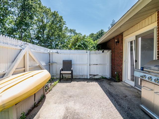 40 Kingsland Court 1 B
