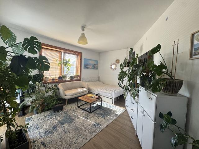 40 m² kawalerka z dużym balkonem, blisko Parku Gocław polecam