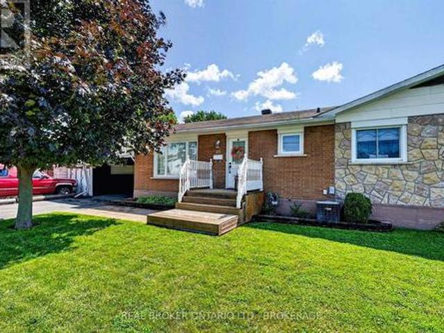 40 Mckenzie Street W, Cornwall, ON, K6K 1J1 house for sale | Listing ID X13670 | Royal LePage