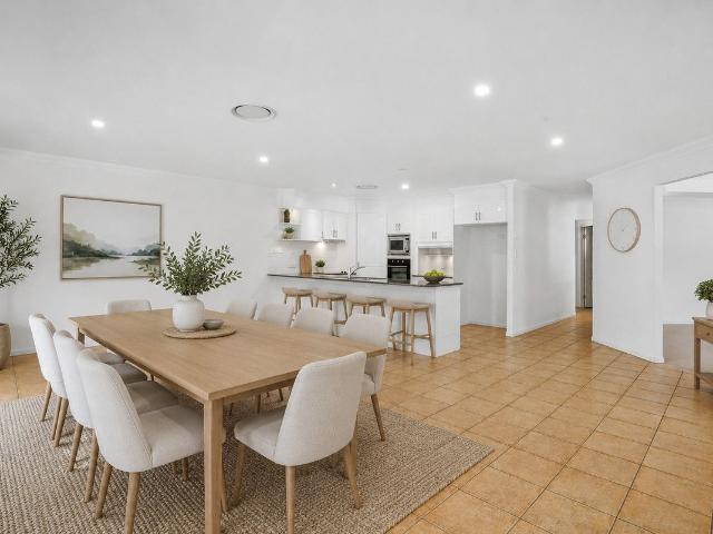 40 Martingale Circuit, Clear Island Waters, QLD 4226