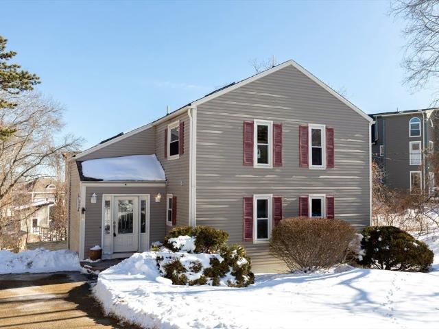 40 Menotomy Rd, Plymouth, MA