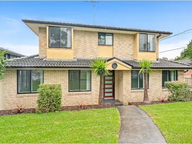 40 Milburn Road, Gymea House for rent Listed by Frankie Read.