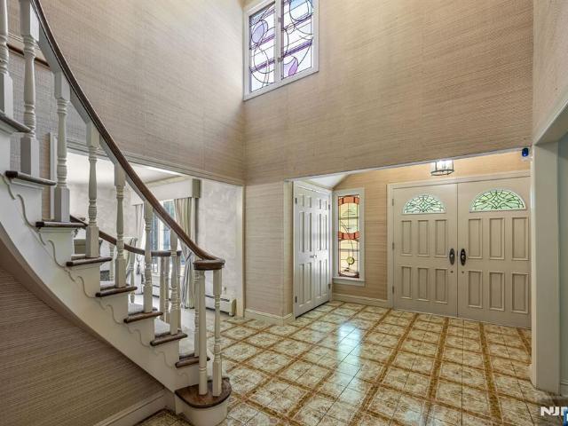 40 Mohegan Trail