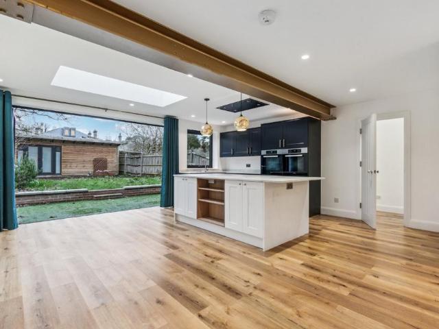 40 Nowell Road, London, SW13 9BS, United Kingdom | 3 bed townhouse for rent #139476120 | Rentberry