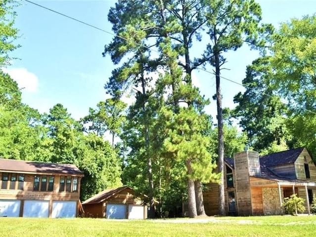 40 Pine Shadows Ln, Coldspring, TX 77331