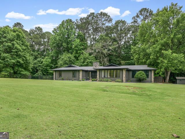 40 Round Lake Road