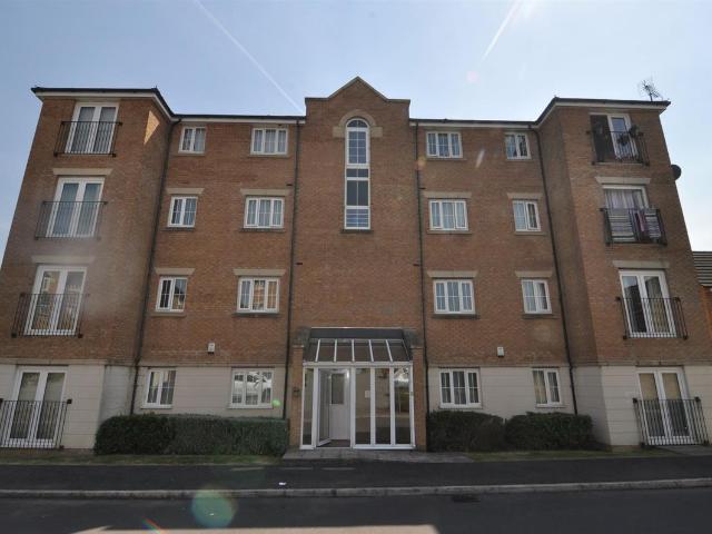 40, Sandhill Close Bradford, West Yorkshire BD8, 2 bed flat to rent, £850 pcm | PrimeLocation