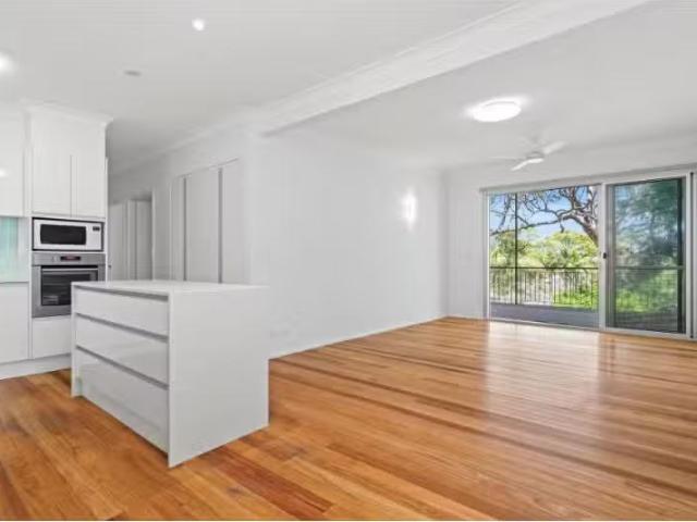 40 Segura Street, Copacabana House for rent Listed by Olivia.