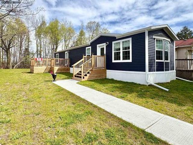40 Shamrock Crescent, Essa, ON, L3W 0A5 house for sale | Listing ID N13141 | Royal LePage