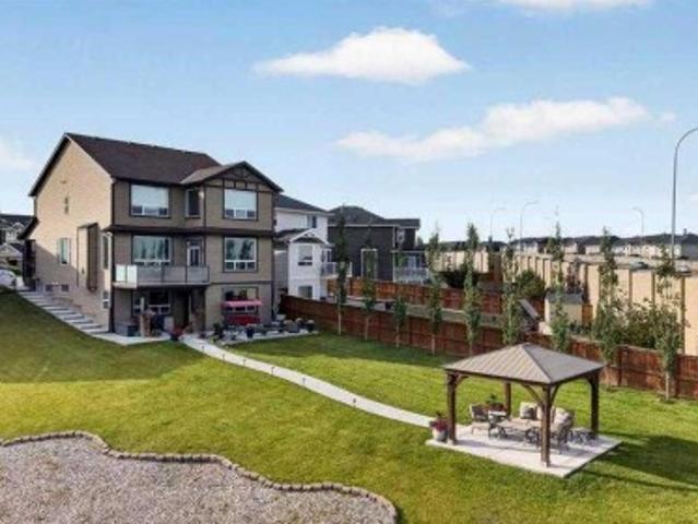 40 Sherwood Manor Nw, Calgary, AB, T3R 0N6 house for sale | Listing ID A2355 | Royal LePage