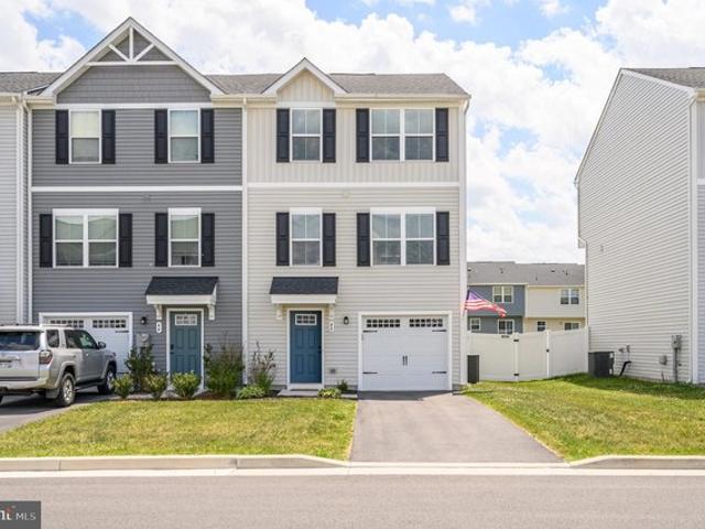 40 Shubunkin Rd, Inwood, WV 25428