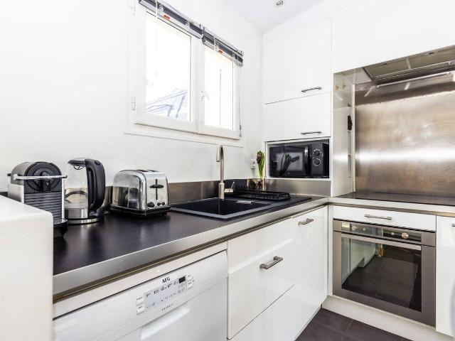 40m2 flat close to the Sacré Cœur and the Palais Garnier, Paris Amsterdam Apartments for Rent