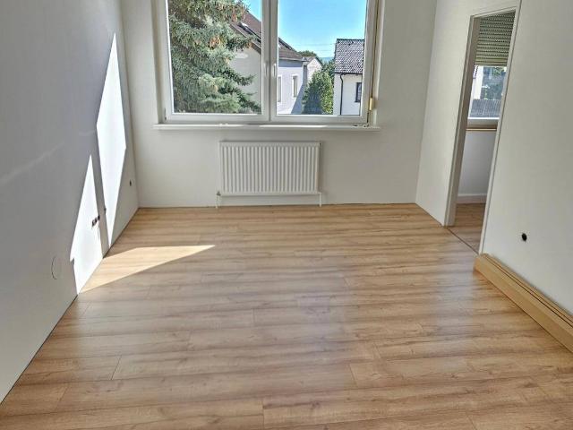 40m² Wohnung, frisch renoviert, incl. PKW Stellplatz
