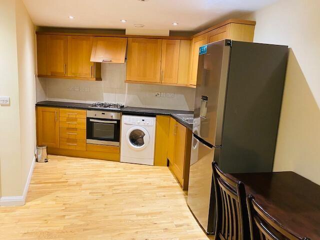 40A Windsor Close, Northwood HA6, 1 bed flat to rent, £1,500 pcm | PrimeLocation