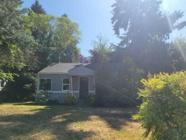 40th Ave NE