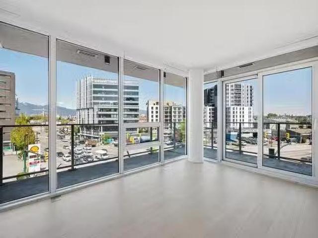 40X 180 2 Avenue E, Vancouver, BC, V5T 0K4 lease for lease.