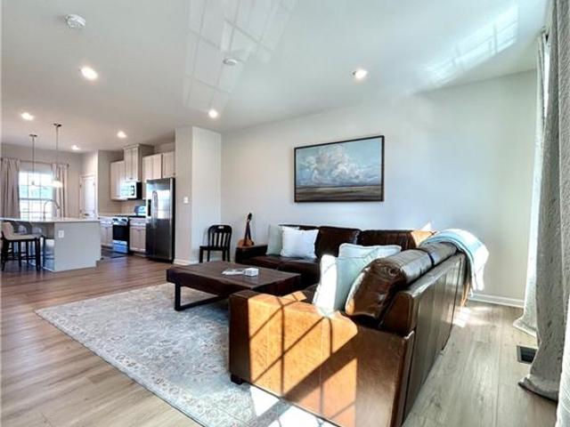 4106 Riverside DR