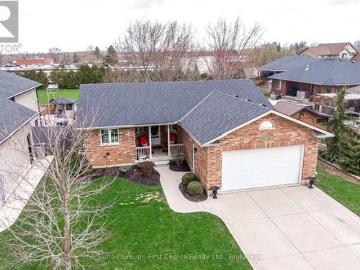 House for sale in Perth, Ontario - Garden