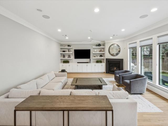 4108 Sunset Boulevard