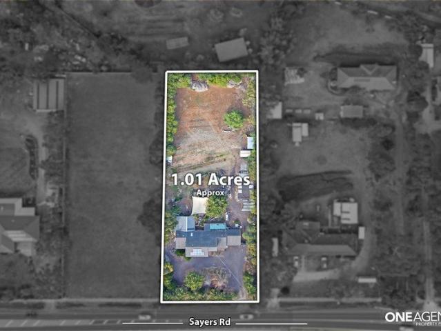 4100m2 of Prime Real Estate 2 Mins to almost everything !