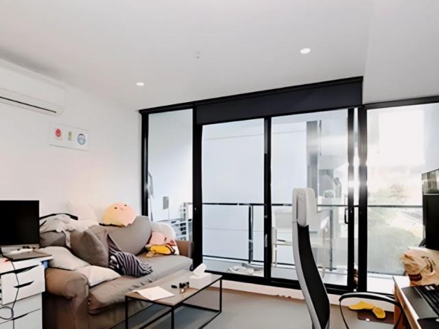 410/11 Shamrock Street, Melbourne