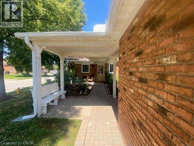 4101 Diana Park, Vineland, ON, L0R 2C0 townhouse for sale | Listing ID 40852 | Royal LePage